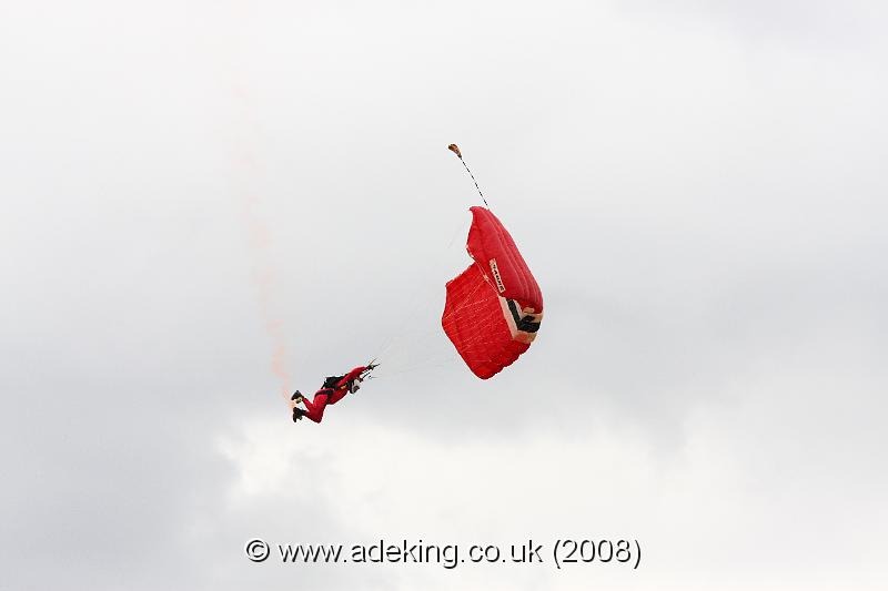 IMG_7682.JPG - One of the Red Devils Parachute Team